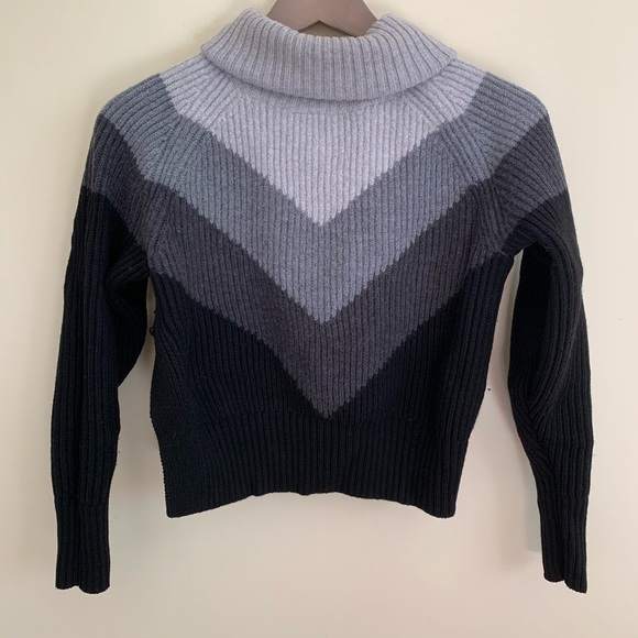 Chunky Turtleneck - Picture 1 of 8